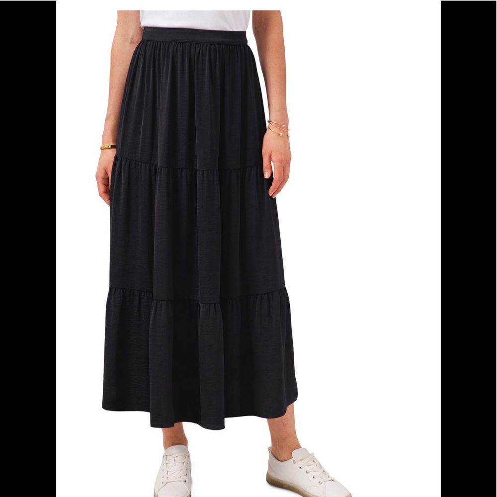 VINCE CAMUTO BLACK TEIRED SKIRT XL